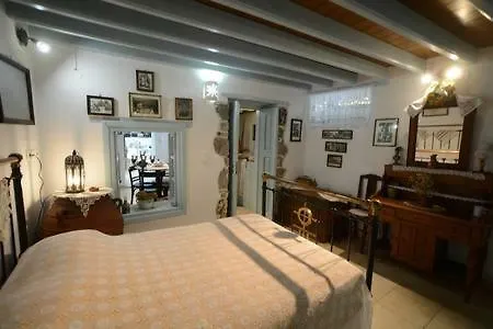 Old Traditional House Apartamento Mandrákion