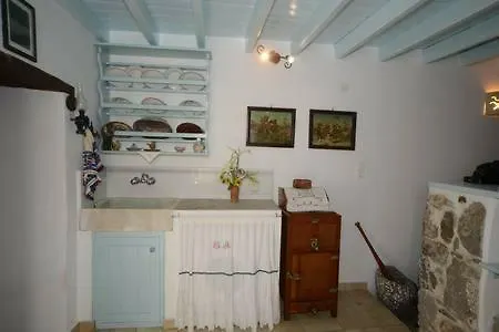 Old Traditional House Mandrákion